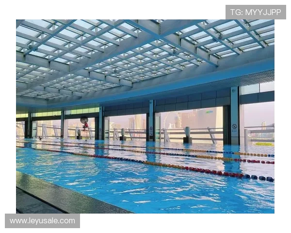 孔令辉当年住酒店连拖鞋都要自带，现在住套房连浴室都带泳池