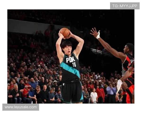 杨瀚森挡拆拉开空间效率提升明显 主导球队内线攻防转换